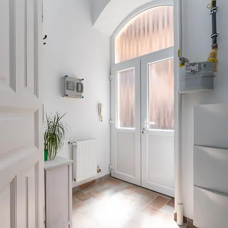 Apartmán Vintage Loft - Free Private Parking - Metro - Tram - Ac