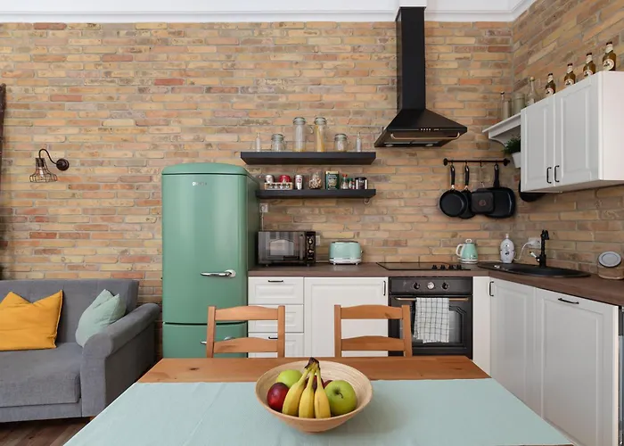 Vintage Loft - Free Private Parking - Metro - Tram - Ac