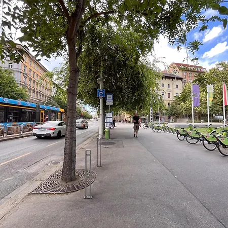 Apartman Vintage Loft - Free Private Parking - Metro - Tram - Ac Budapest